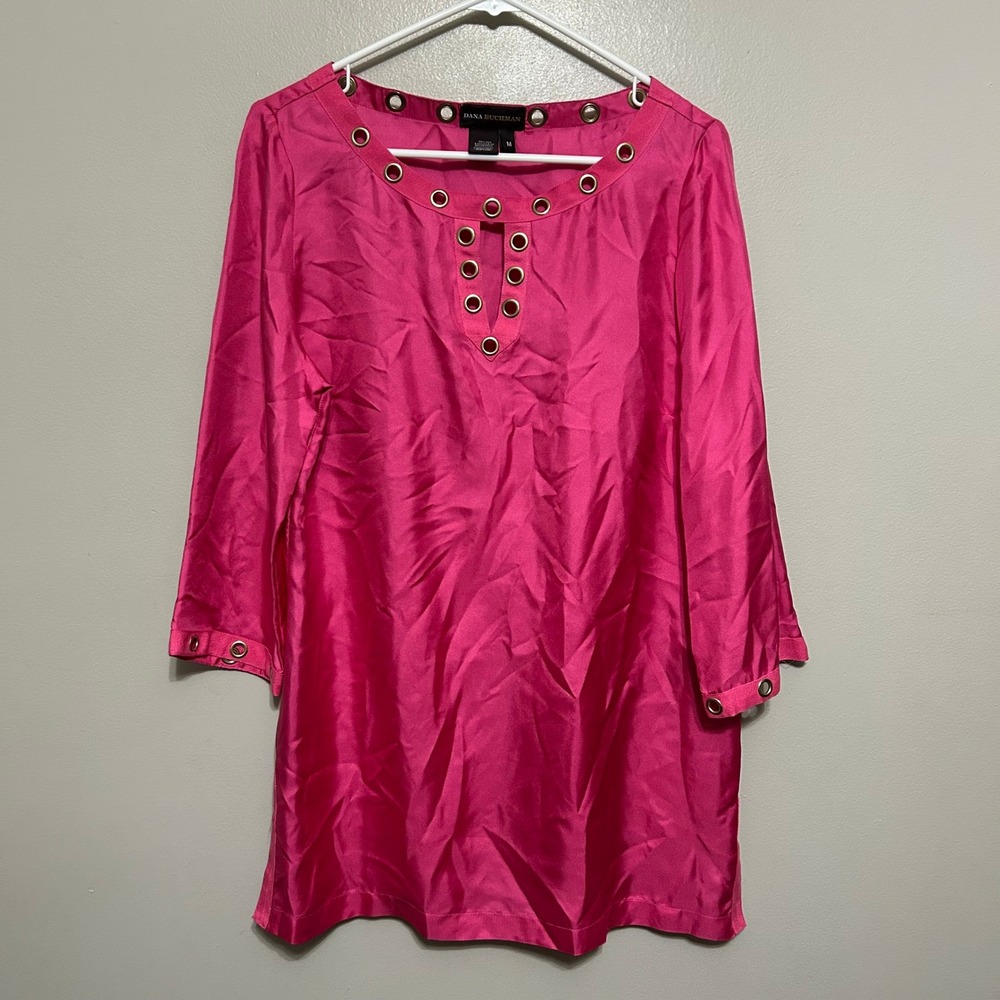 Dana Buchman Tunic Top M Pink 100% Silk Grommet 3/4 Sleeve Barbiecore Luxury